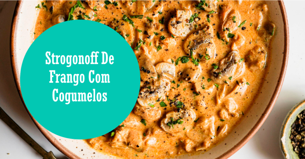 Strogonoff de Frango com Cogumelos para Diabéticos. O Strogonoff de Frango com Cogumelos é uma receita especialmente elaborada para diabéticos que não querem abrir mão de pratos saborosos e tradicionais. Utilizando ingredientes com baixo índice glicêmico e ricos em nutrientes, como os cogumelos, esta versão do clássico strogonoff é não só deliciosa, mas também saudável. O frango fornece uma boa quantidade de proteína, enquanto o creme de leite fresco dá cremosidade ao prato sem adicionar açúcares desnecessários. Perfeito para um jantar especial ou mesmo para o dia a dia, é uma opção completa e equilibrada para quem busca manter uma alimentação consciente.